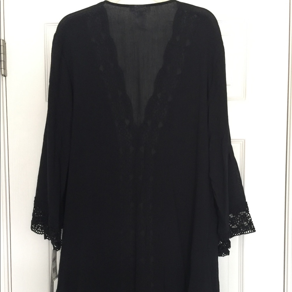 La Blanca bathing suit cover up. Black